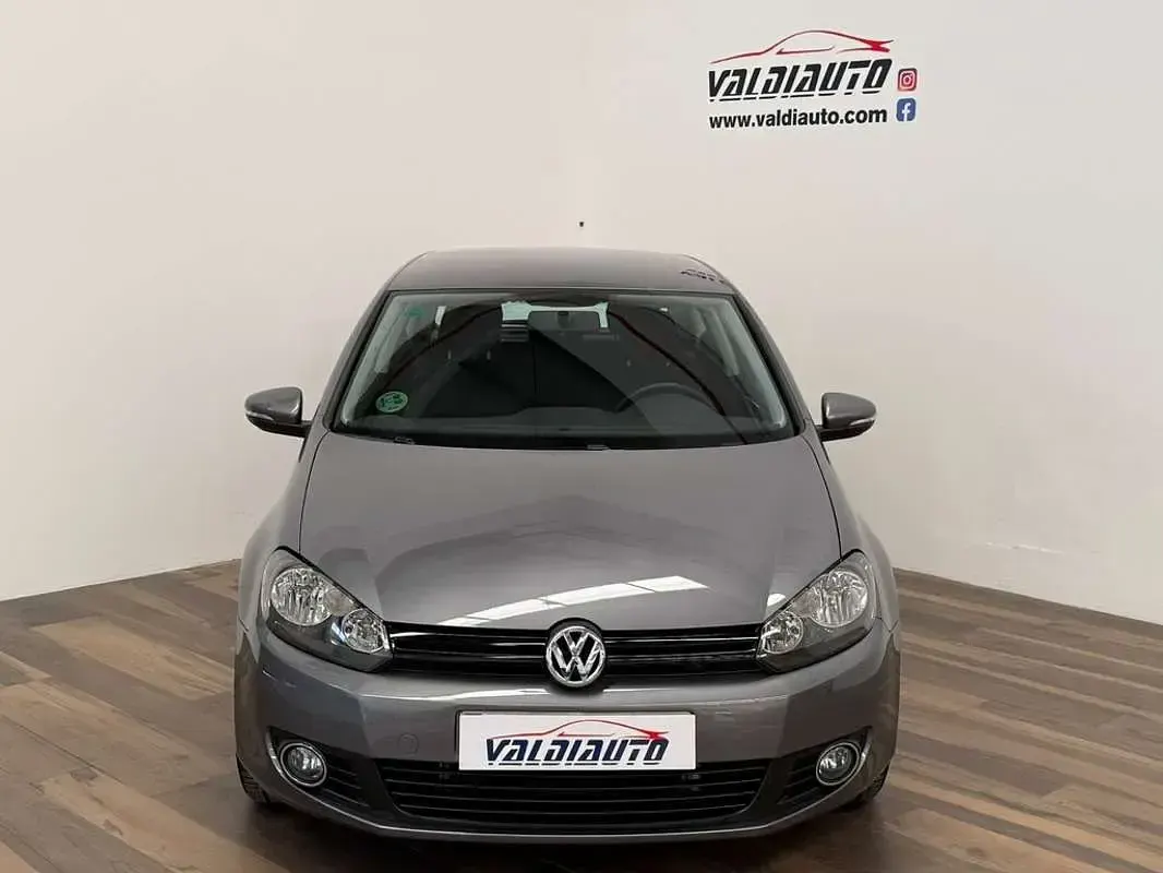 Usado VW Golf VI Highline 122 CV (89 kW) 2009 Gris Utilitario