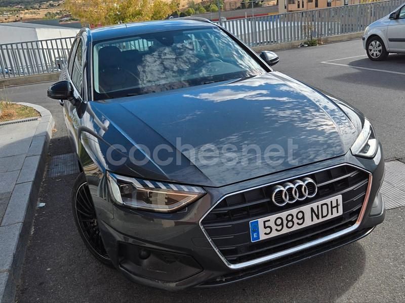 Usado Audi A4 Advanced Plus 136 CV (100 kW) 2022 Gris / plata Familiar