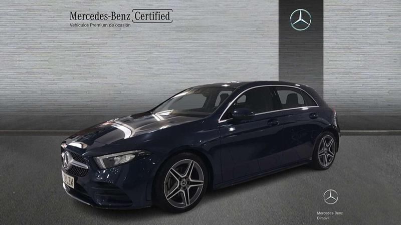 Azul Usado 2022 Mercedes A180 AMG line Berlina | 25.500 € (Buen precio) - Imagen 1/4