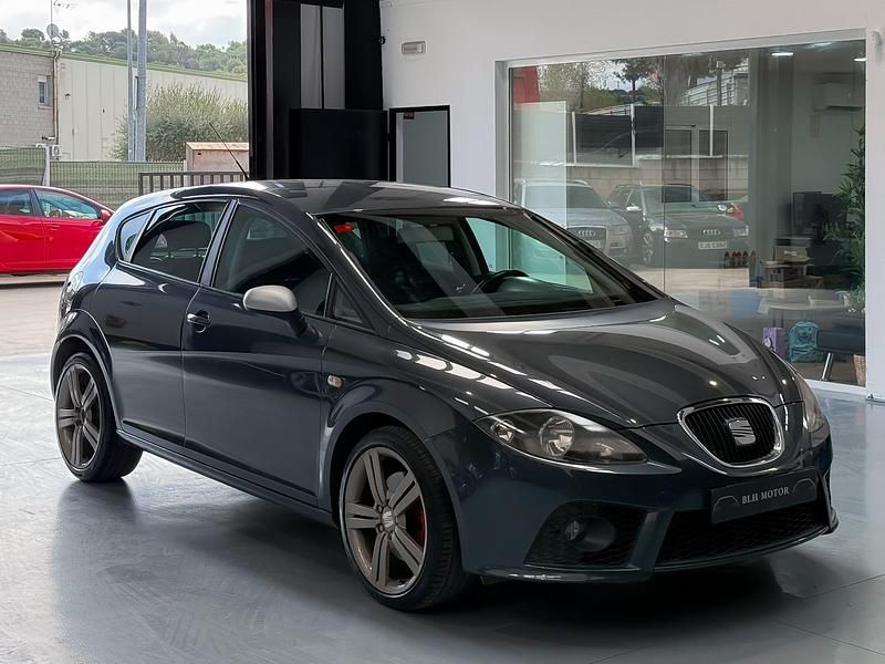 Usado Seat Leon FR 170 CV (125 kW) 2008 Gris Utilitario