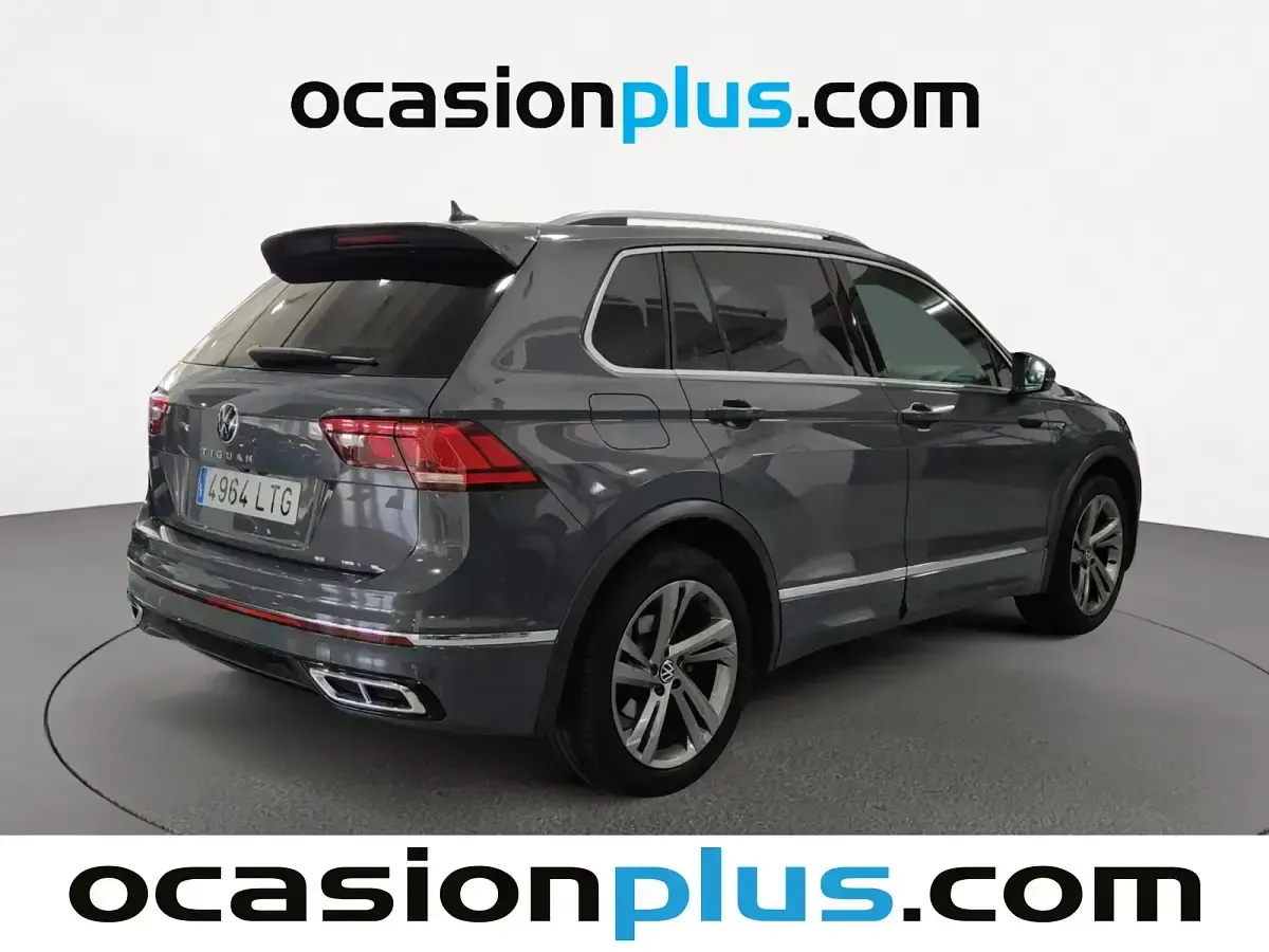 Usado VW Tiguan R-line 150 CV (110 kW) 2021 Gris / plata SUV