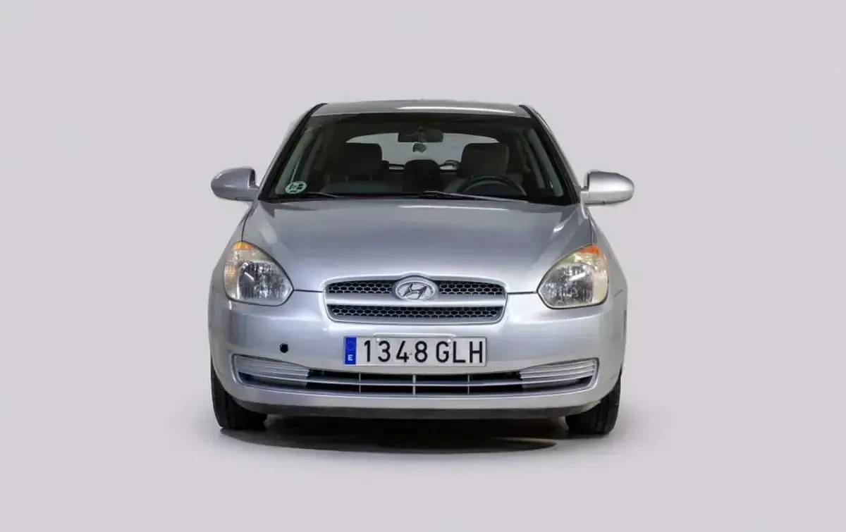Usado Hyundai Accent 110 CV (80 kW) 2009 Azul Utilitario