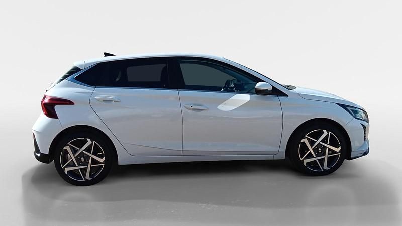 Usado Hyundai i20 100 CV (73 kW) 2025 Blanco Utilitario