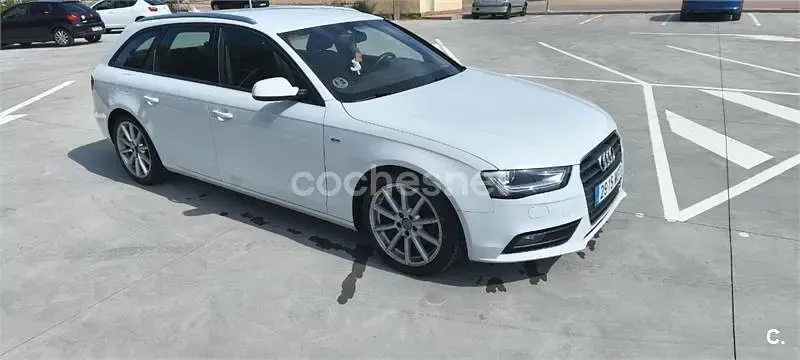 Usado Audi A4 S-Line 177 CV (130 kW) 2015 Blanco Familiar