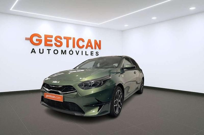 Verde Usado 2022 Kia Ceed Utilitario | 13.990 € (Precio justo) - Imagen 1/4