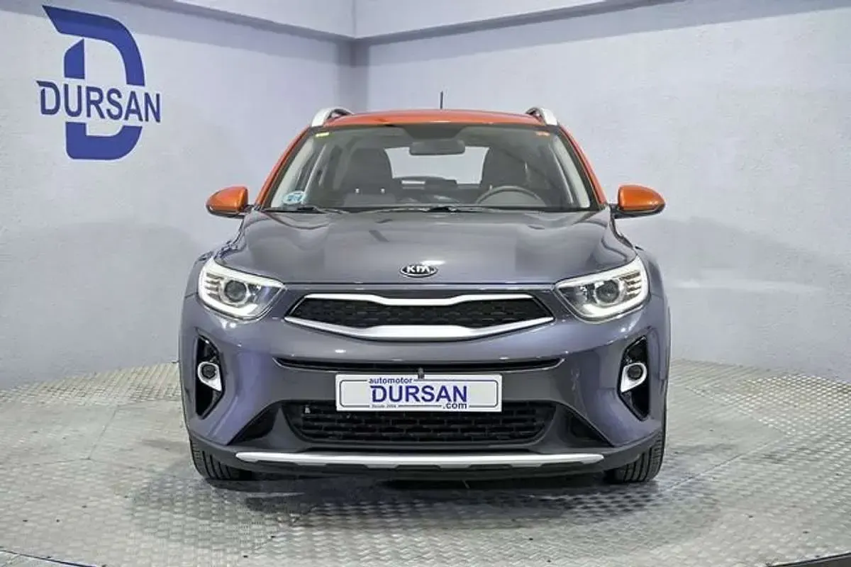 Usado Kia Stonic 84 CV (61 kW) 2018 Gris SUV