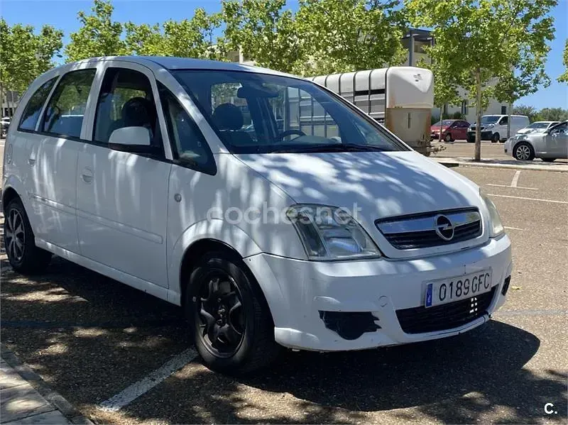 Usado Opel Meriva Cosmo 100 CV (73 kW) 2009 Blanco Monovolumen