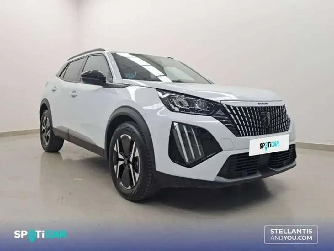 Usado Peugeot 2008 Allure 102 CV (75 kW) 2024 Blanco SUV