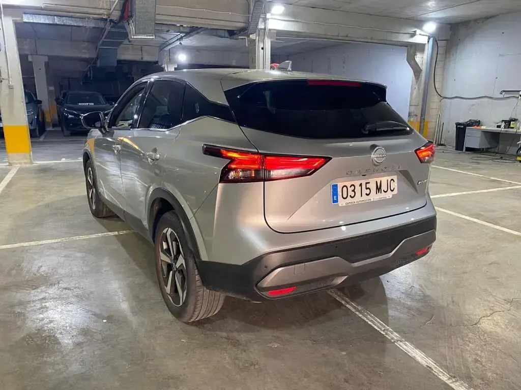 Usado Nissan Qashqai N-Connecta 190 CV (139 kW) 2023 Plata SUV