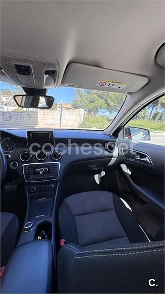 Usado Mercedes A180 Style 109 CV (80 kW) 2013 Gris / plata Berlina