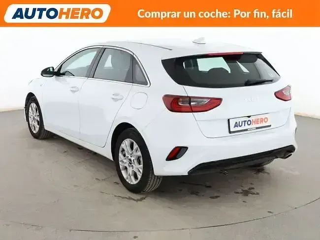 Usado Kia Ceed 120 CV (88 kW) 2023 Blanco Utilitario