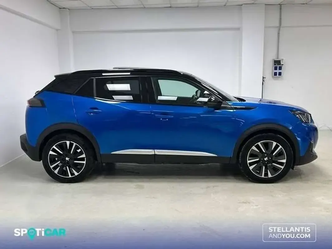 Usado Peugeot e-2008 GT 100 kW (136 CV) 2020 Azul SUV