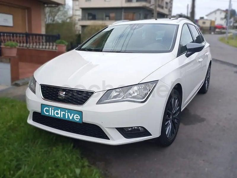 Usado Seat Leon Style 110 CV (80 kW) 2017 Blanco Familiar