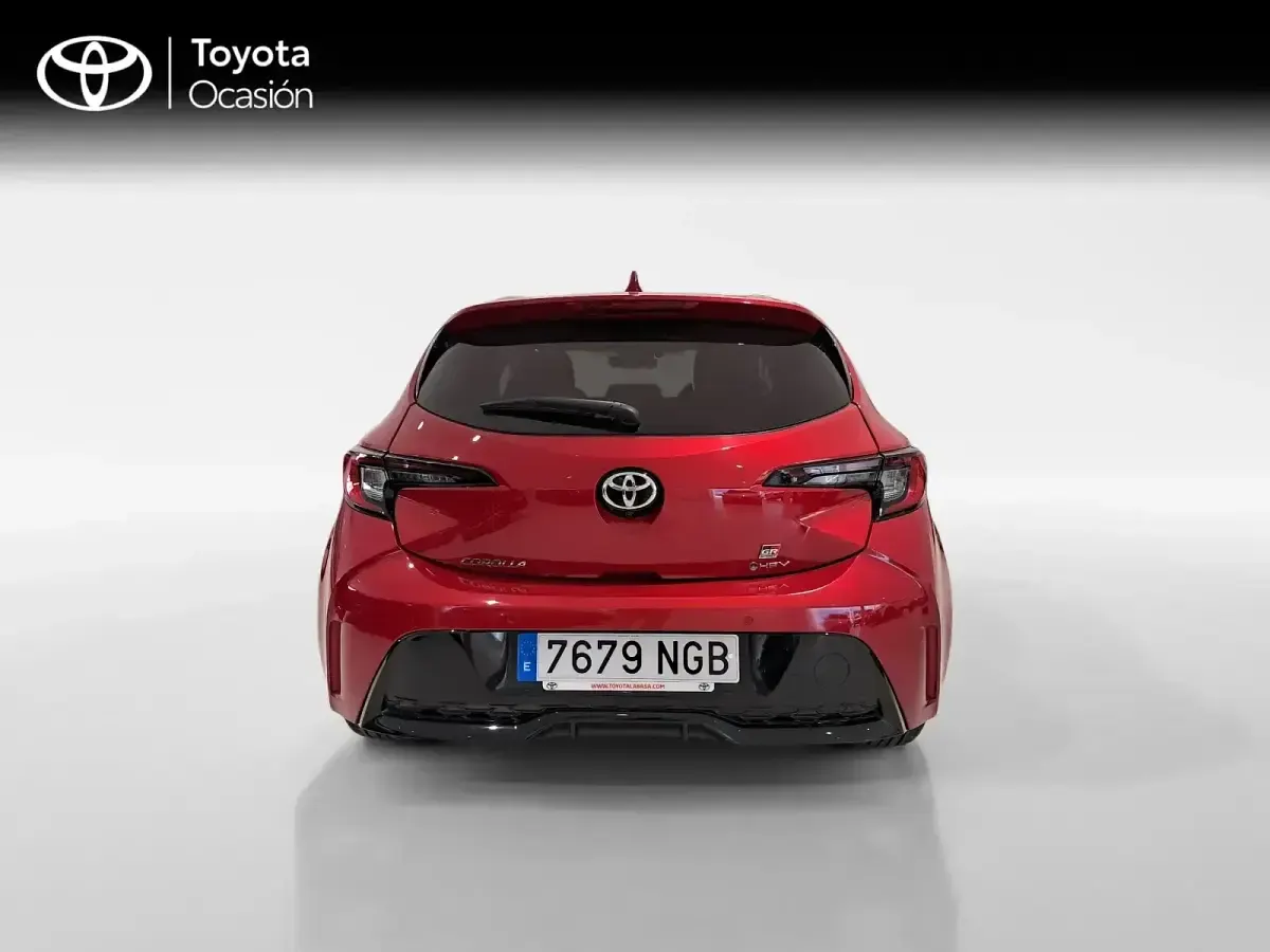 Usado Toyota Corolla Hybrid Sport 72 CV (52 kW) 2025 Rojo Berlina