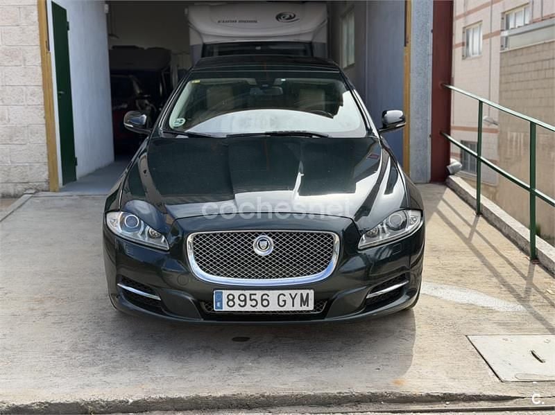 Usado Jaguar XJ Premium Luxury 275 CV (202 kW) 2010 Verde Berlina
