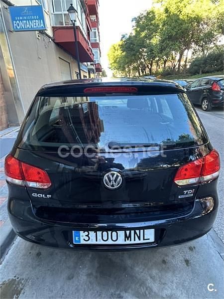 Usado VW Golf VII 110 CV (80 kW) 2014 Negro Berlina