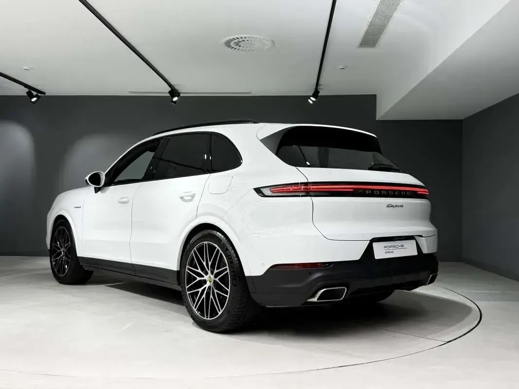 Usado Porsche Cayenne 470 CV (345 kW) 2026 Blanco SUV