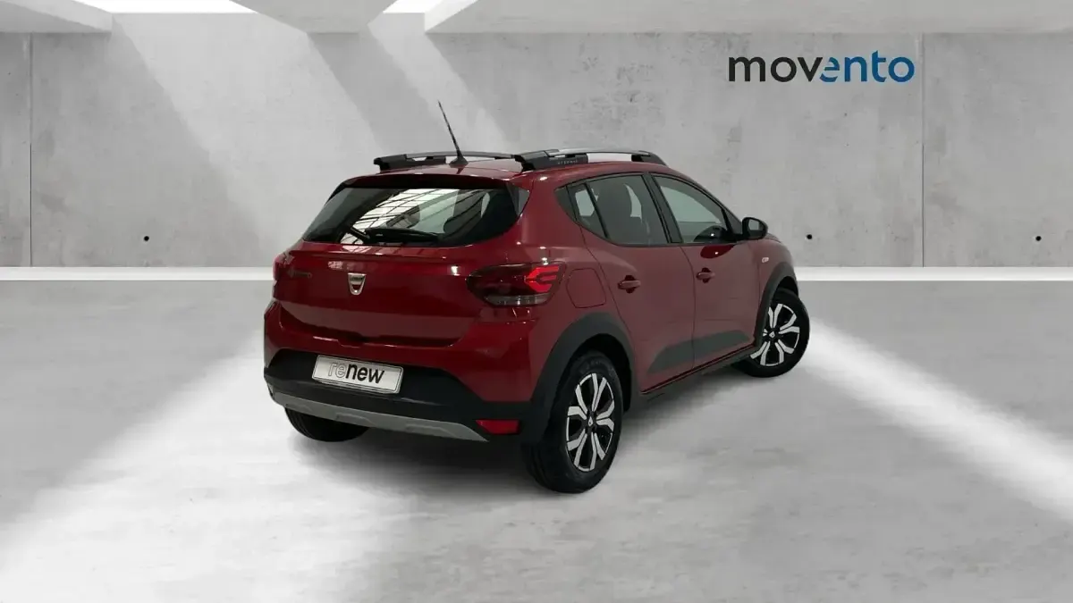 Usado Dacia Sandero Comfort 101 CV (74 kW) 2021 Rojo Berlina