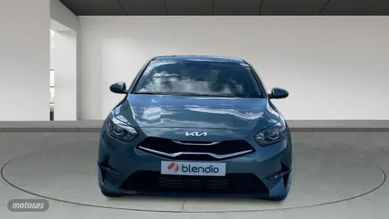 Usado Kia Ceed 100 CV (73 kW) 2024 Gris Utilitario