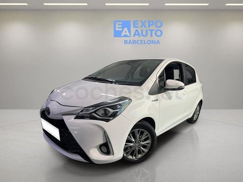 Usado Toyota Yaris Hybrid 100 CV (73 kW) 2017 Blanco Berlina