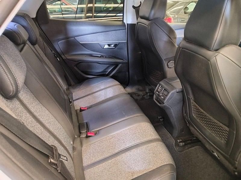 Usado Peugeot 3008 Allure 130 CV (95 kW) 2020 Blanco SUV