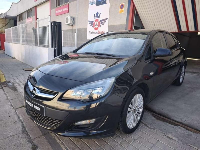 Usado Opel Astra Selective 116 HP (85 kW) 2015 Preto Citadino