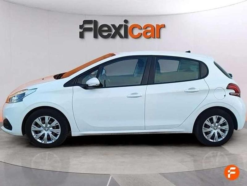 Usado Peugeot 208 Active 82 CV (60 kW) 2019 Blanco Utilitario
