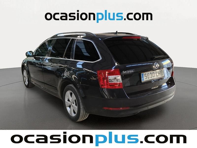 Usado Skoda Octavia Ambition 116 CV (85 kW) 2020 Negro Familiar
