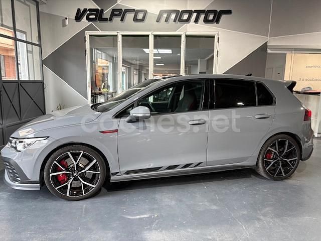 Gris / plata Usado 2023 VW Golf VIII GTI Clubsport Berlina | 44.990 € (Caro) - Imagen 1/4