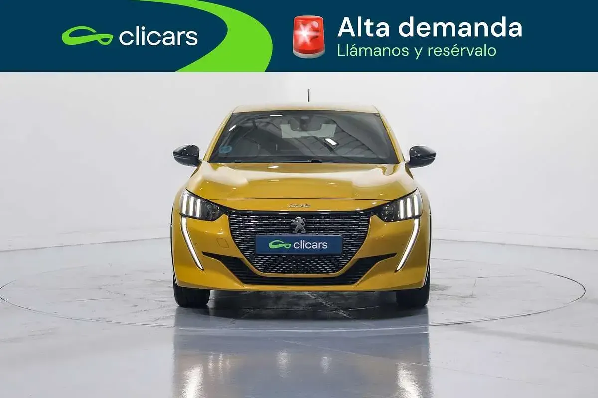Usado Peugeot 208 GT 102 CV (75 kW) 2023 Amarillo Utilitario