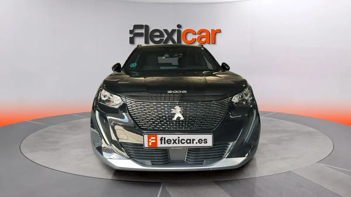 Usado Peugeot 2008 Active 101 CV (74 kW) 2023 Negro SUV