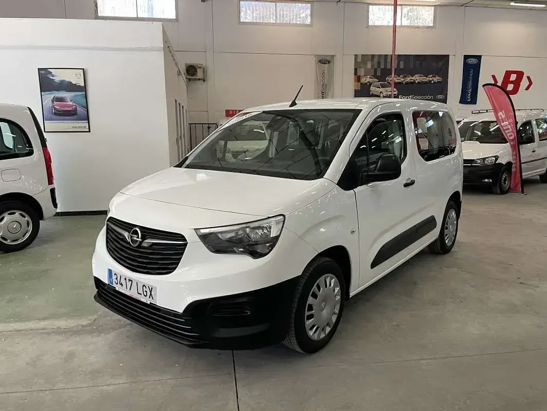Usado Opel Combo Life Edition 102 CV (75 kW) 2020 Blanco Monovolumen