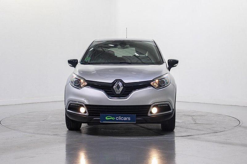 Usado Renault Captur Zen 120 CV (88 kW) 2017 Gris / plata SUV