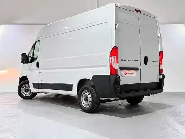 Usado Peugeot Boxer S 140 CV (102 kW) 2025 Blanco Van