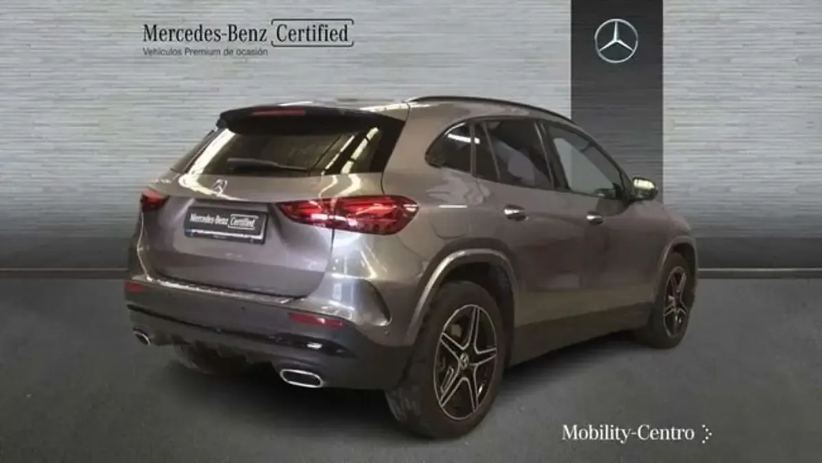 Usado Mercedes GLA250 218 CV (160 kW) 2023 Gris SUV