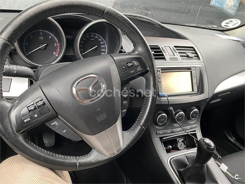 Usado Mazda 3 115 CV (84 kW) 2012 Rojo Berlina