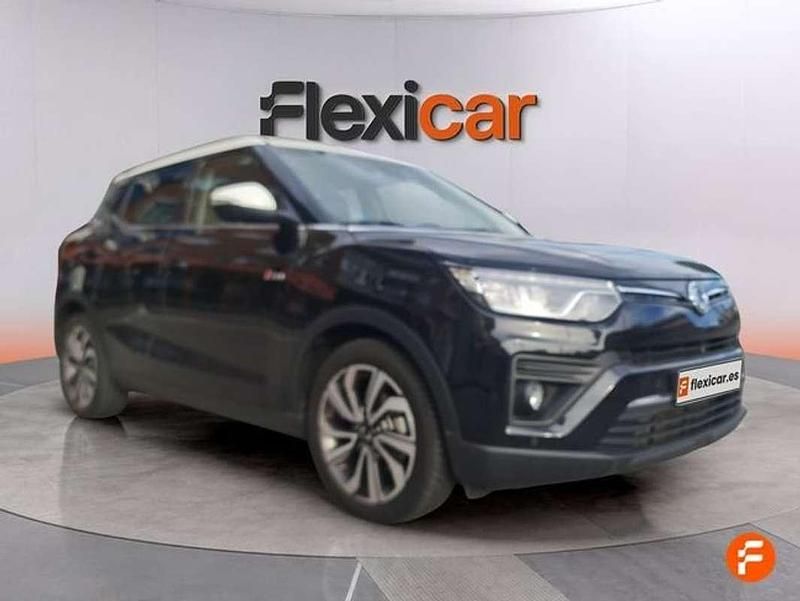 Usado Ssangyong (KGM) Tivoli Limited 163 CV (119 kW) 2023 Negro SUV