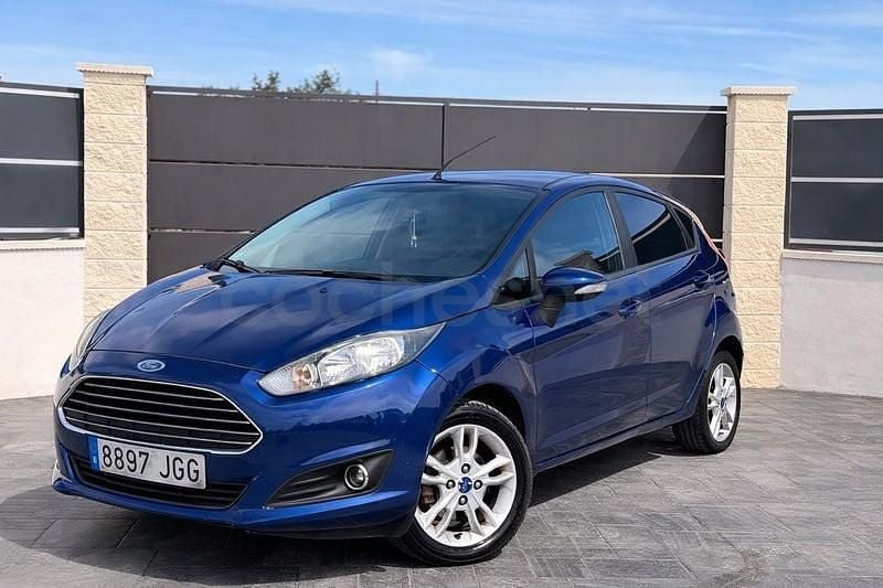 Usado Ford Fiesta Titanium 82 CV (60 kW) 2015 Azul Berlina