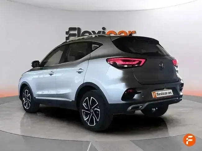 Usado MG ZS Luxury 111 CV (81 kW) 2022 Gris SUV