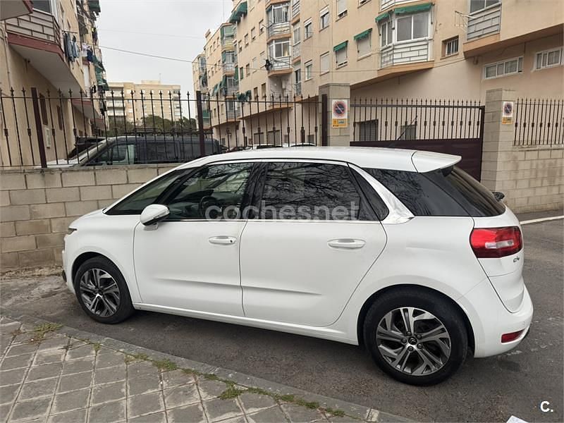 Usado Citroën C4 Picasso Feel 130 CV (95 kW) 2016 Blanco Monovolumen