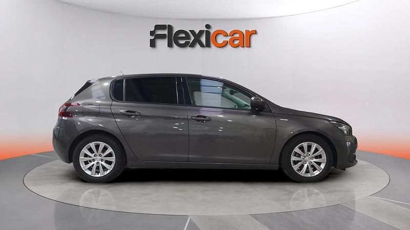 Usado Peugeot 308 Style 131 CV (96 kW) 2020 Marrón Utilitario