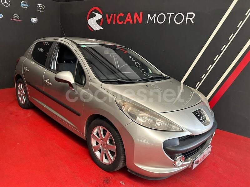 Gris / plata Usado 2008 Peugeot 207 Premium Berlina | 6900 € (Un poco caro) - Imagen 1/4