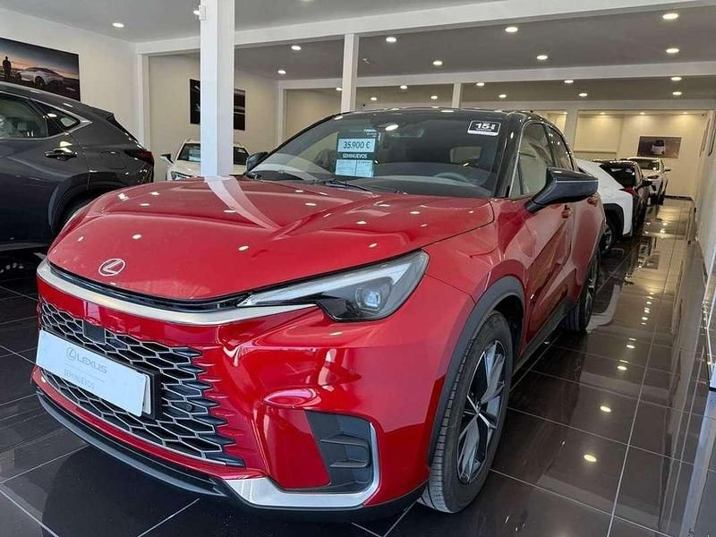 Rojo Usado 2024 Lexus LBX SUV | 35.900 € (Precio justo) - Imagen 1/4