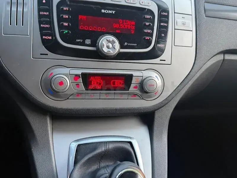 Usado Ford Kuga Trend 136 CV (100 kW) 2009 Granate SUV