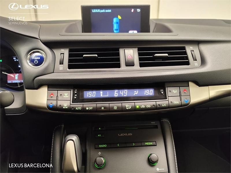 Usado Lexus CT200h Business Edition 136 CV (100 kW) 2018 Otro Coupe