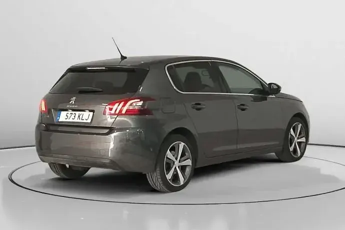 Usado Peugeot 308 Allure 130 CV (95 kW) 2018
