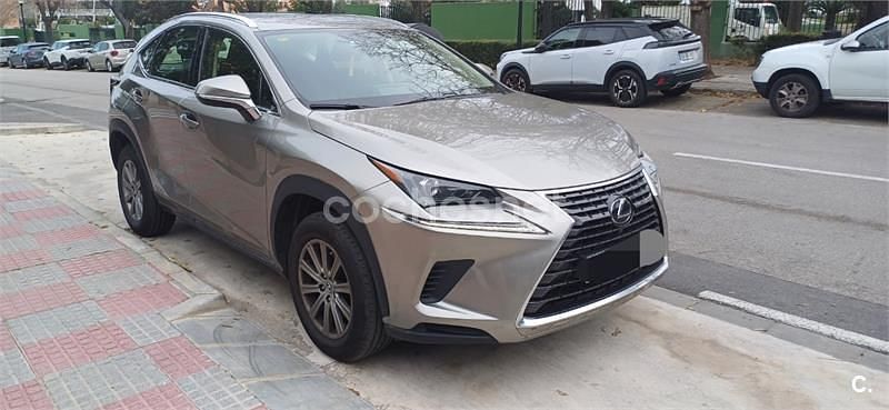 Usado Lexus NX300h Business Edition 197 CV (144 kW) 2020 Gris / plata SUV