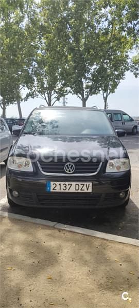 Negro Usado 2006 VW Touran Advance Monovolumen | 4800 € (Precio justo) - Imagen 1/4