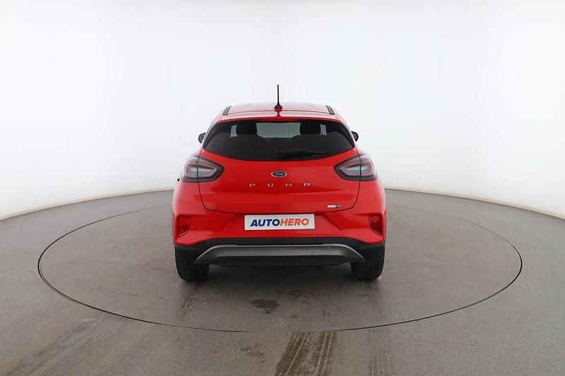 Usado Ford Puma Titanium 125 CV (91 kW) 2021 Rojo SUV