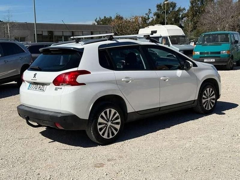 Usado Peugeot 2008 Active 92 CV (67 kW) 2014 Blanco SUV